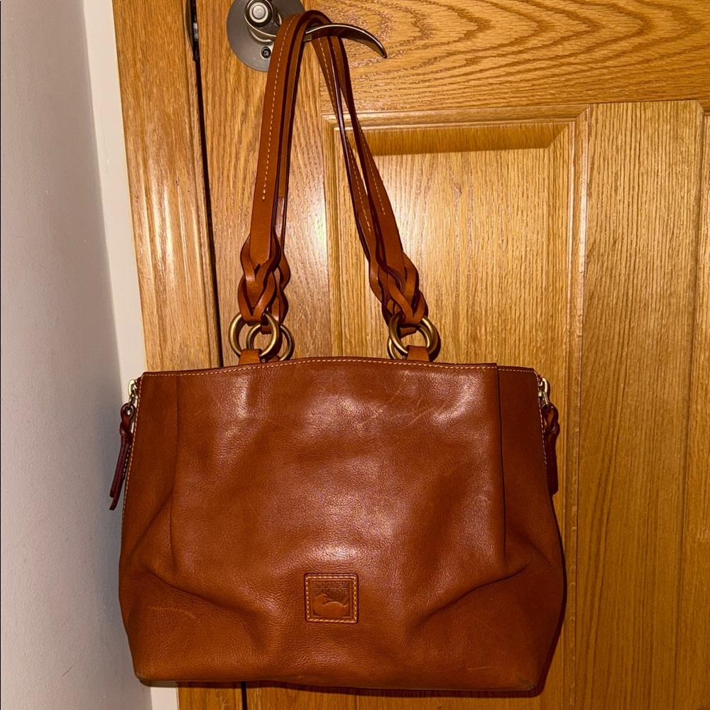 Dooney & Bourke Florentine Large Zip Burlow Like New Natural